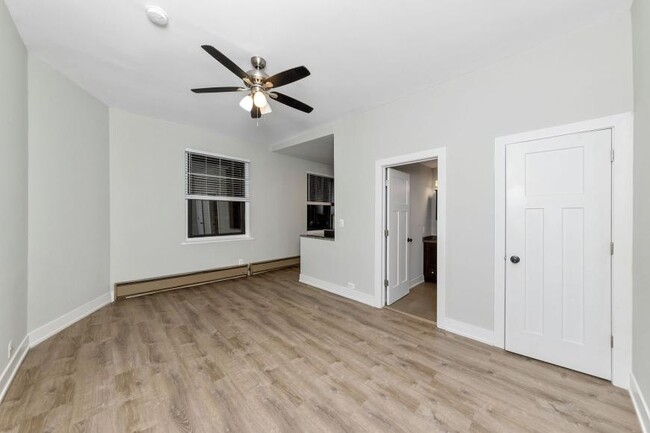 1 bedroom in Chicago IL 60657 - 1 bedroom in Chicago IL 60657 Condo Unit 105