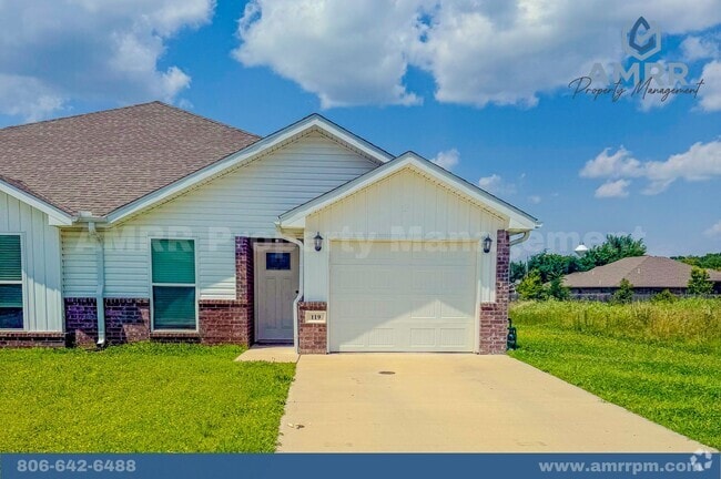 Building Photo - Beautiful 3-Bedroom Townhome – A Place to ...