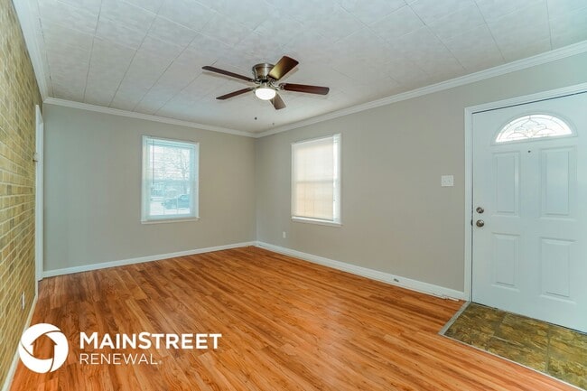 Photo - 494 Eldon Ave