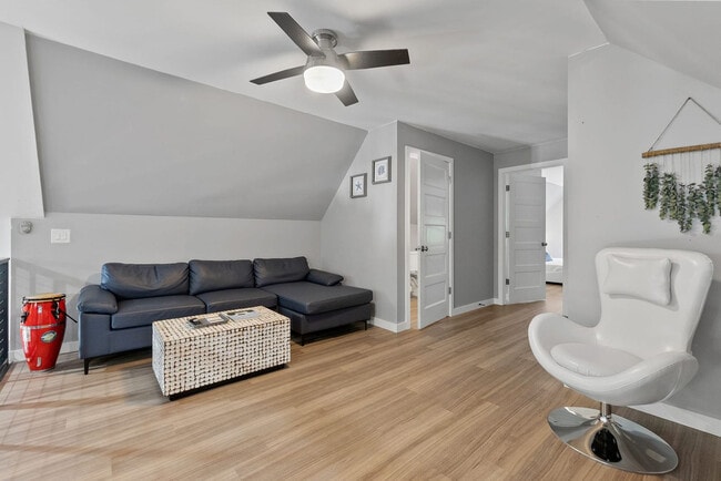 Photo - 52 Florida Ave Unidad ID1281963P