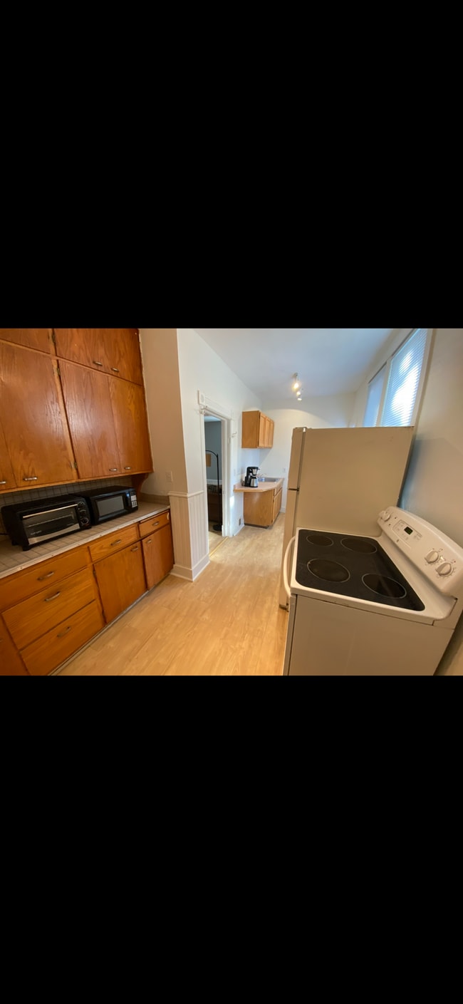Photo - 340-1 15th Ave NE