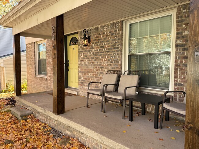 Photo - 2447 Roanoke Dr