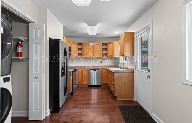 1160 Birnam Woods Trail