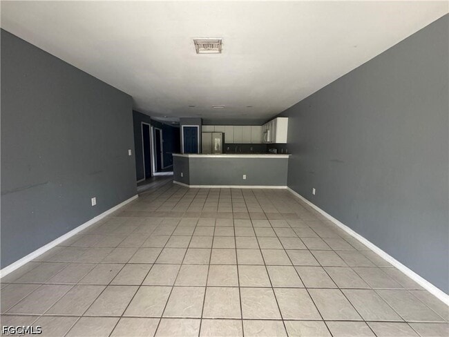 Photo - 851 Eisenhower Blvd