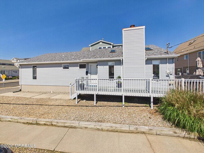 207 4th Ave