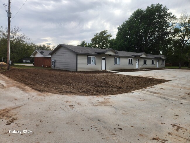 Building Photo - 442 Wood Ave