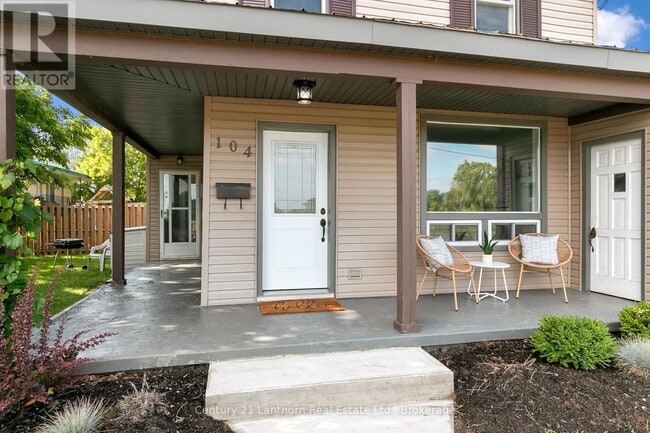 Photo - 104 Creswell Dr