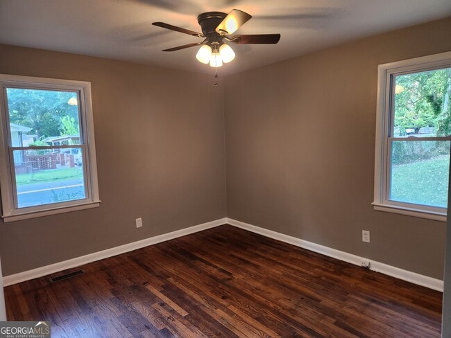 Photo - 224 Larkspur Ln