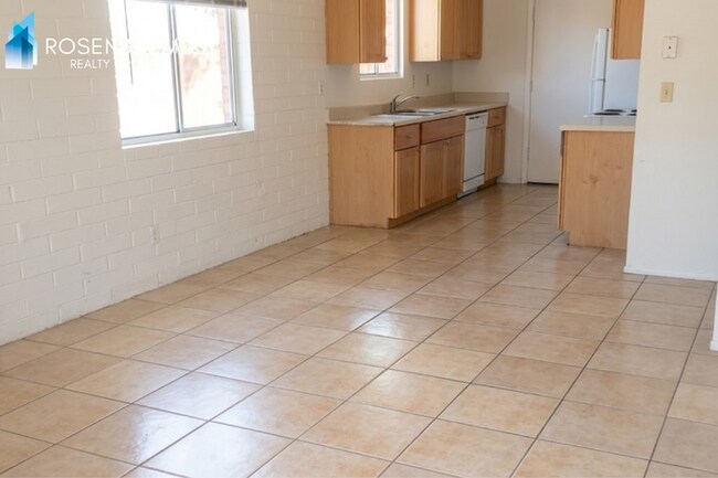 Photo - 3647 E Bellevue St Unidad 3647