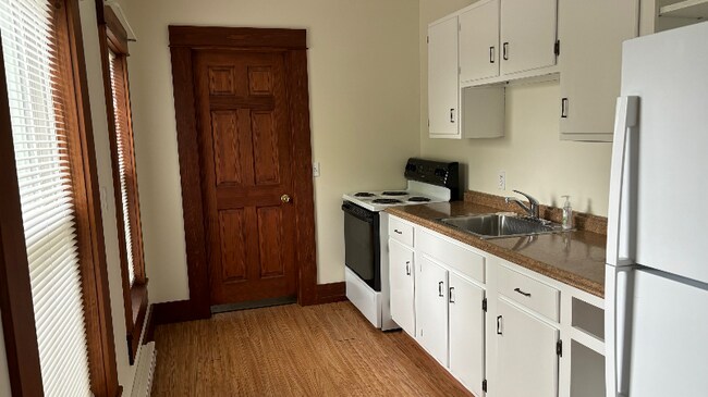 Photo - 261 Main St Unit Apt 4