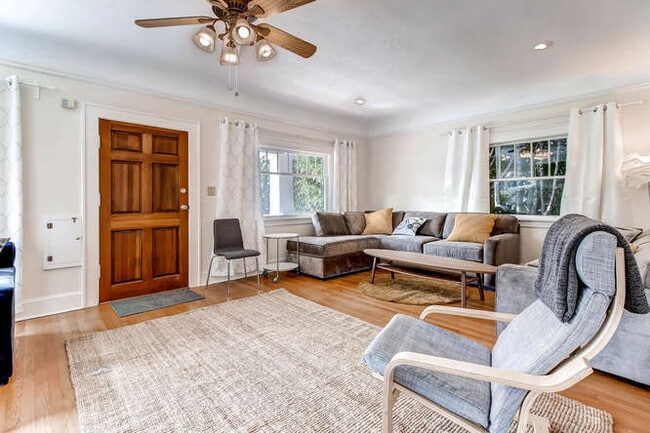 Photo - 3115 NE Schuyler St