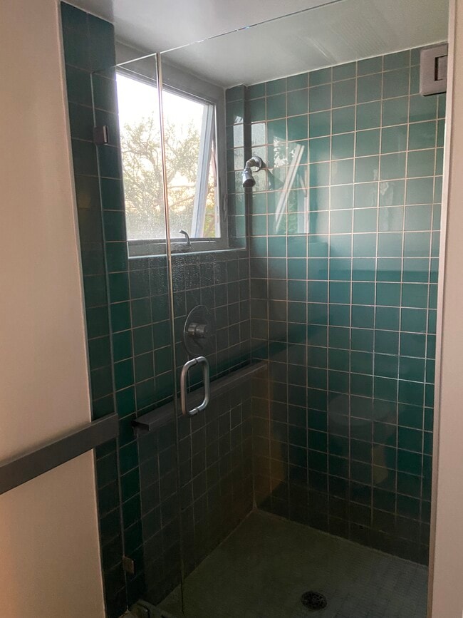 Photo - 872 Hanley Ave