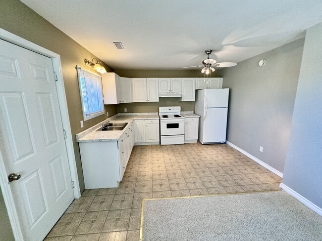 Photo - 1011 Front Rd Unité Upper