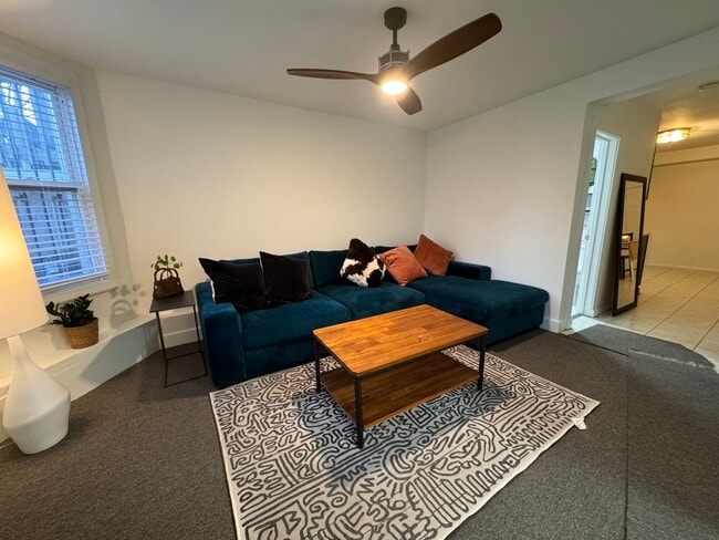 Photo - 3114 N Central Park Ave Unidad 1