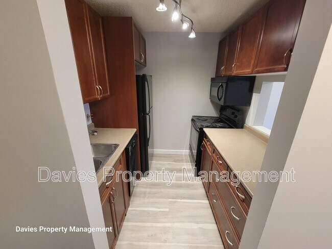 Photo - 10326-10117 117 St NW Unit #302