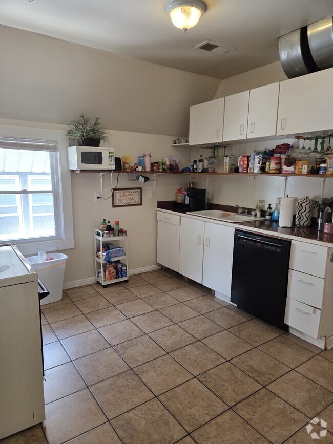 Building Photo - 3322 N Downer Ave Unit 3322 Rental