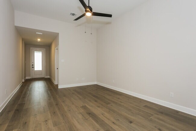 Photo - 1028 Pecan Pl