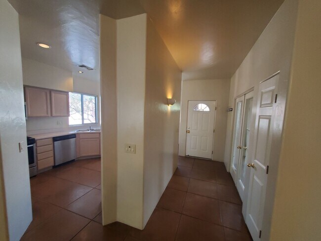 Photo - Central Tucson, close to everything, community pool