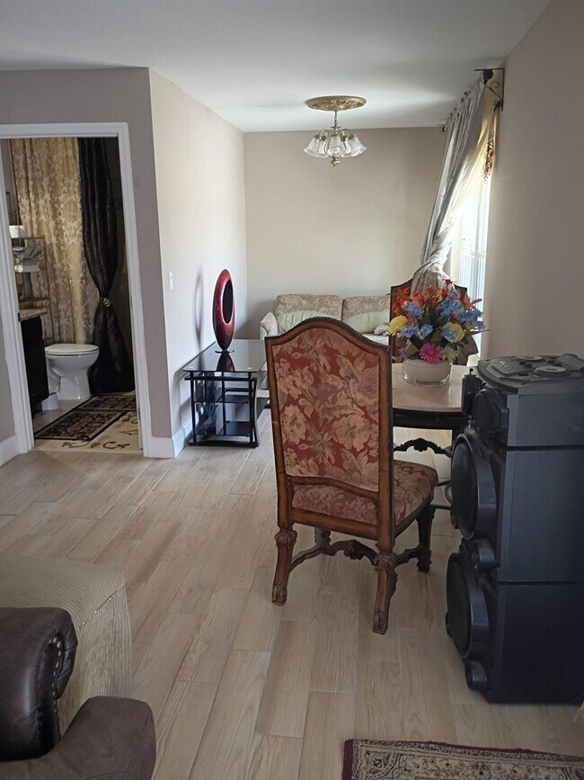 Photo - 116 SW Ridgecrest Dr