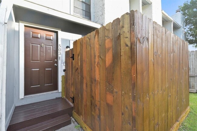Photo - 9550 Deering Dr Apartamento Unidad 503