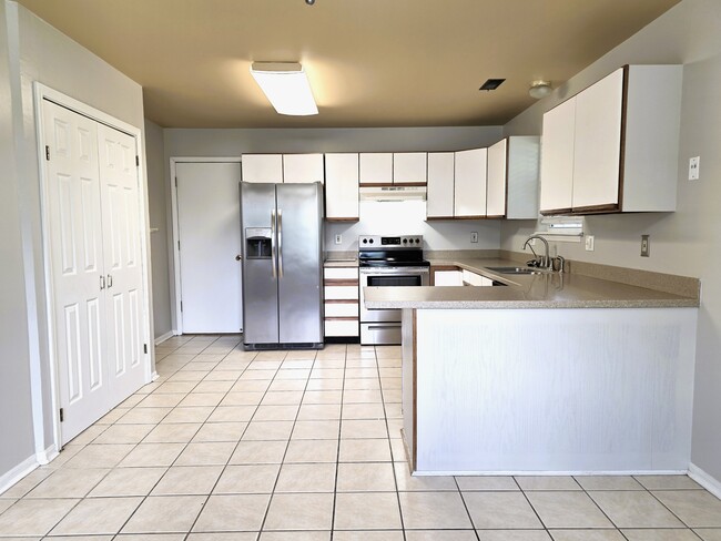 Photo - 324 Palomino Ln