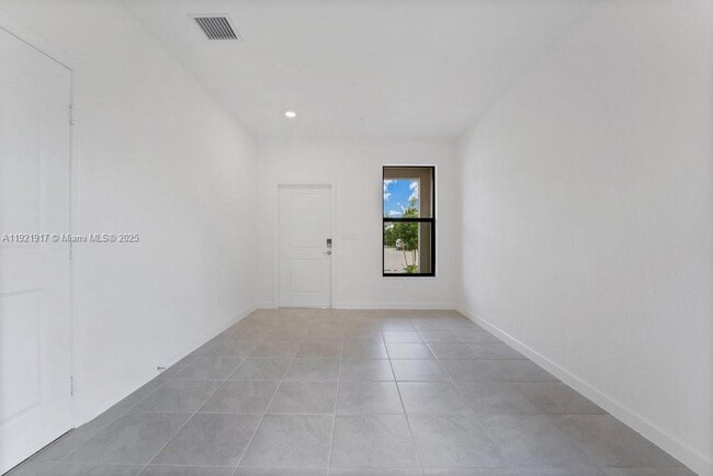 Photo - 286 SW 159th Dr