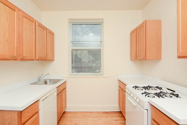 Photo - 2443 W Sunnyside Ave Unit 6C