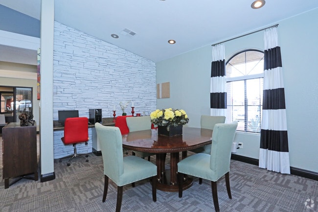 Clubhouse - Parc West Apartments