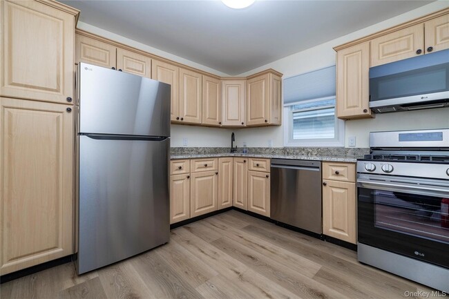 Photo - 542 E Pine St Unidad Upper