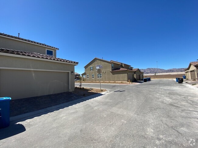 Building Photo - "Charming 3-Bed Oasis in North Las Vegas w... Rental