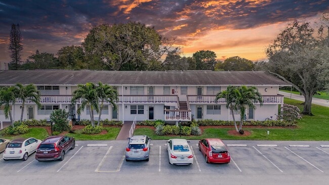 Photo - 54 Newport Ct Condo Unit 54
