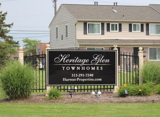 Building Photo - Heritage Glen Townhomes