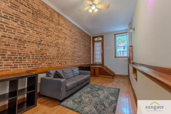 Photo - 2321 Essex St