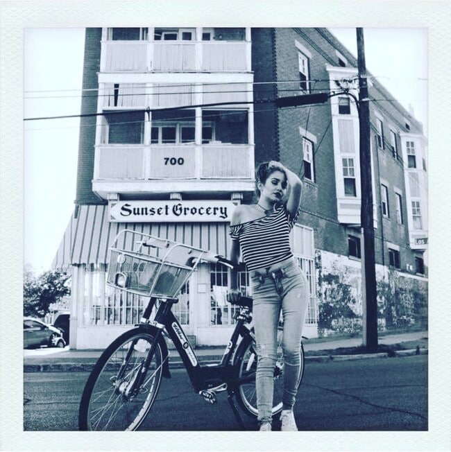 Building Photo - Sunset Grocery