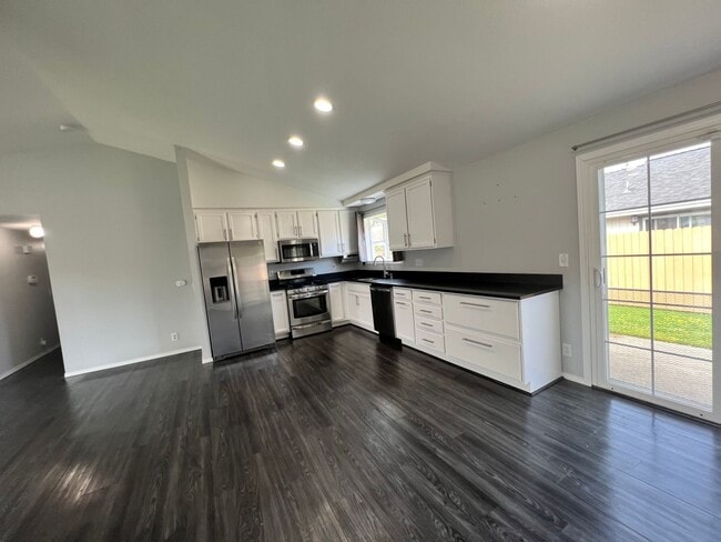 Photo - 3 bedroom, 2 bath single level home in Mckinleyville with Double Car Garage!