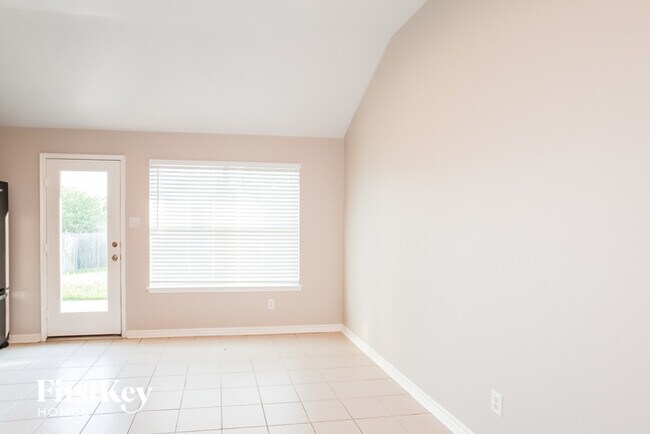 Photo - 1208 Mountain Peak Dr