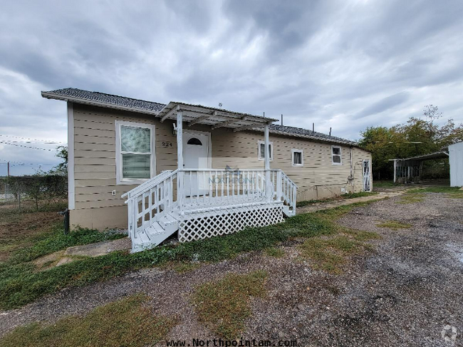 Building Photo - Move-In Ready 2 bed/2bath home!