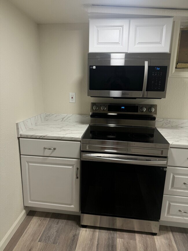 Photo - 3000 S Acoma St