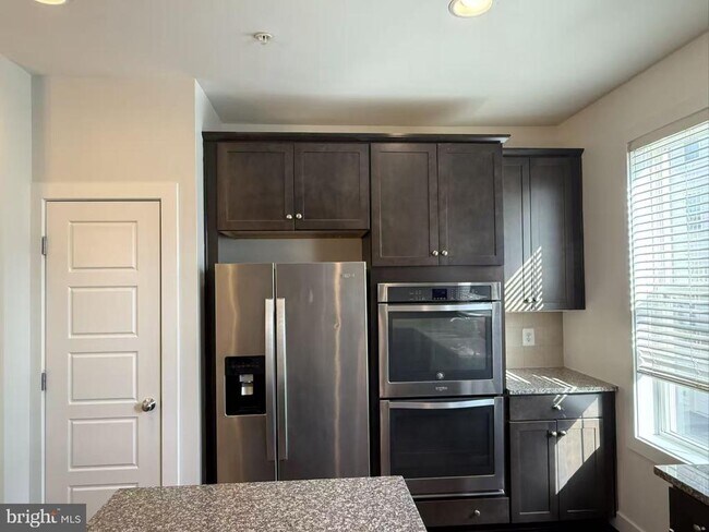 Photo - 111 Kandinsky Loop