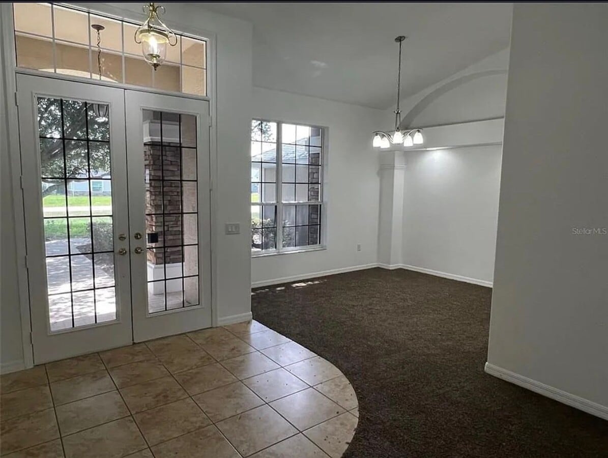 Photo - Comfortable Living in a Peaceful Setting