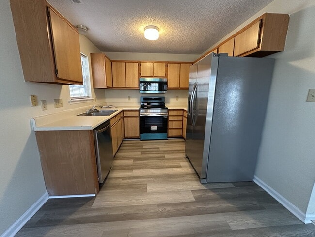 Photo - 106 W Cameron Ct