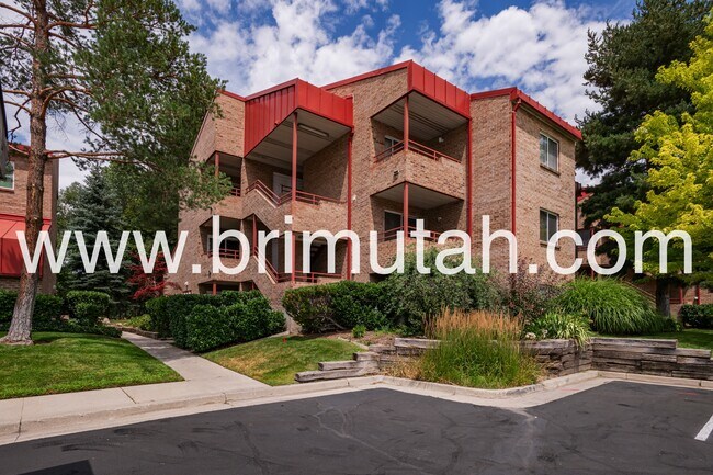 Building Photo - 4836 Highland Cir Rental
