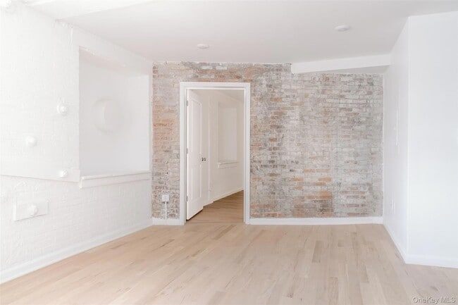 Photo - 155 S River St Unit BA