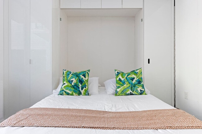 Photo - 12607 Larchmere Blvd Unit ID1467758P