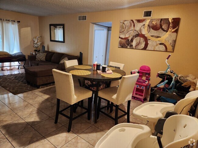 Building Photo - 2Bed/2Bath Unit 91B Rental