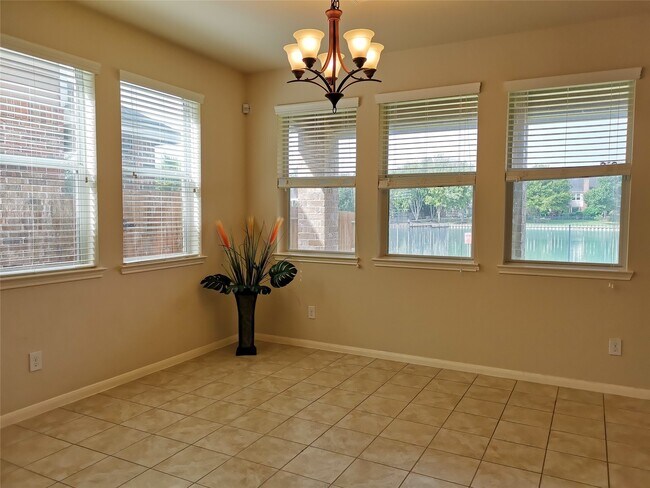 Photo - 2302 Waterford Park St