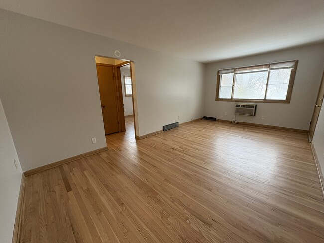 Photo - 3573 S 76th St Unidad #4