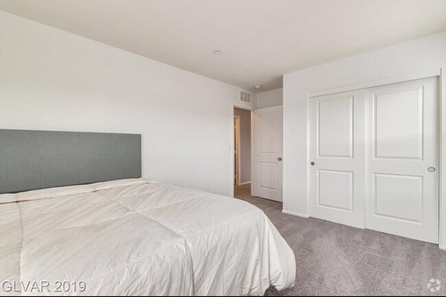 Building Photo - 2883 Cabrillo Terrace St Rental