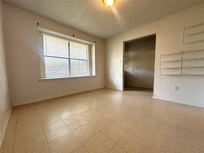 Photo - 1822 Willow Bend Dr