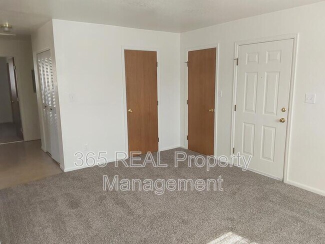 Photo - 3621 Centennial Cir Unit 4